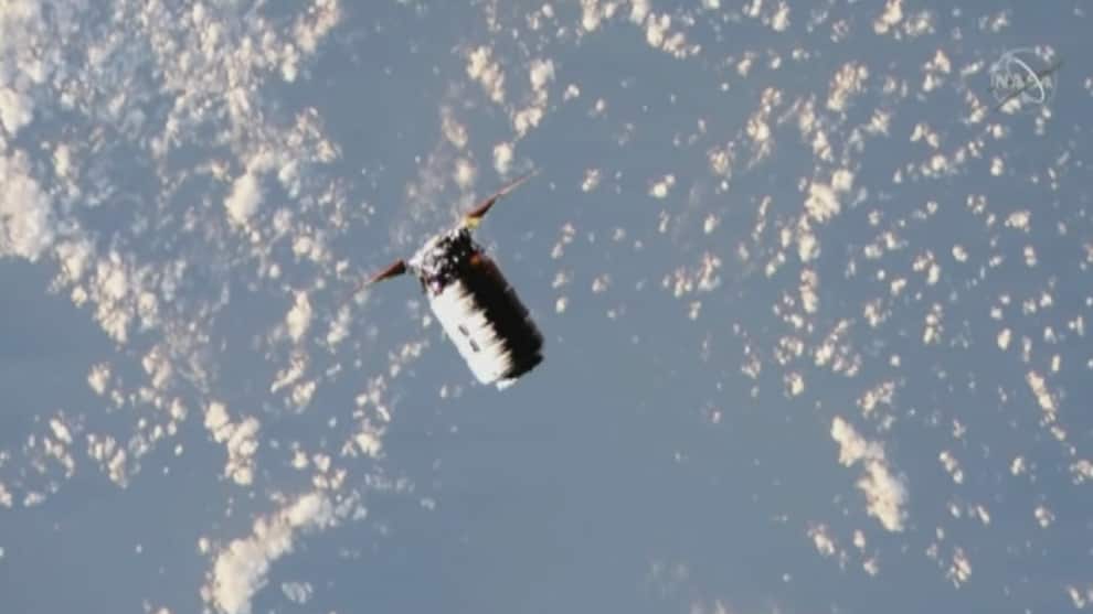 Nave espacial llega a la ISS