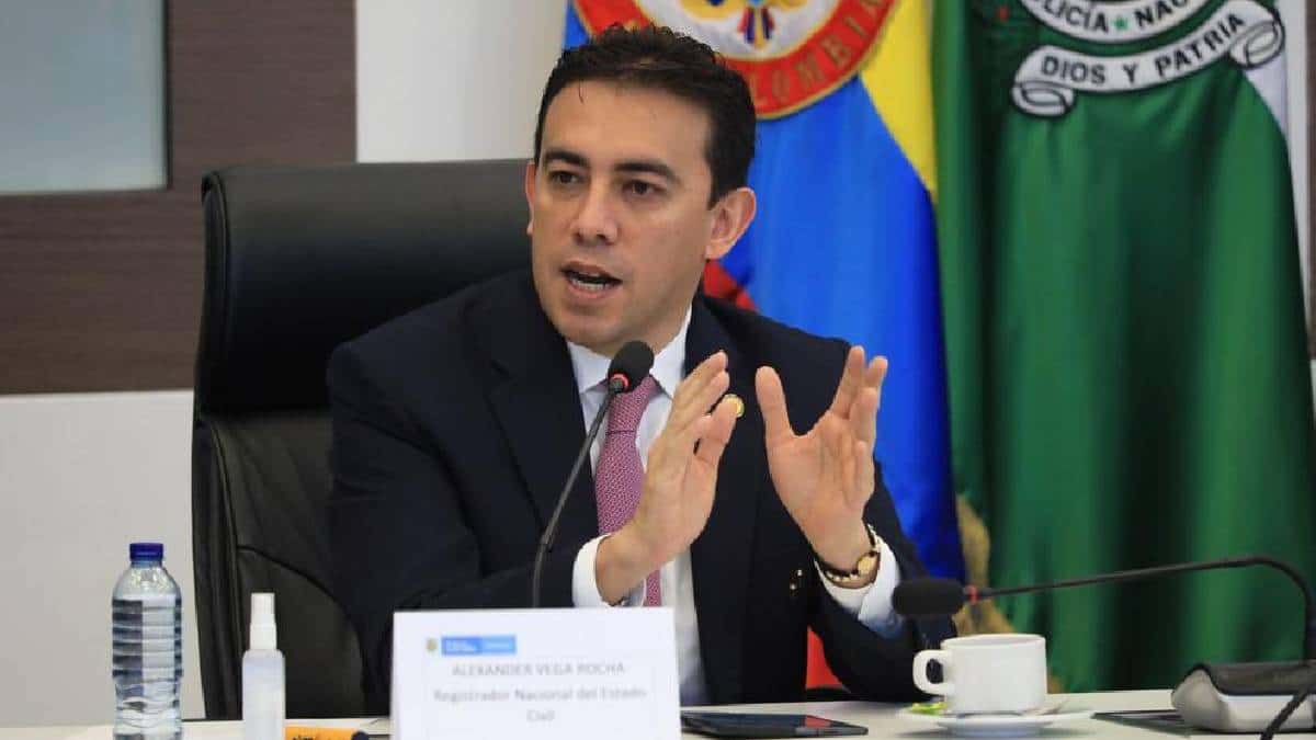 Registrador responde ante posible suspensión de su cargo