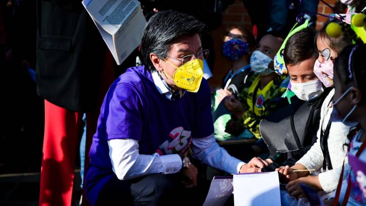 Alcaldía celebra el regreso a clases en las instituciones de Bogotá