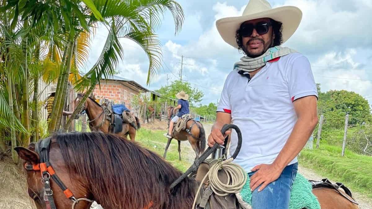 Cansado de pagar ‘vacunas’, René Higuita pide a jefes del ELN y las Farc conversar