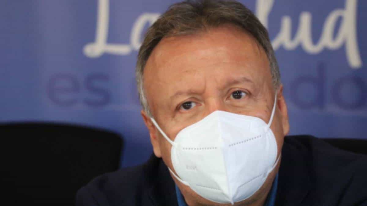 Viceministro de Salud, Alexander Moscoso, se retira del cargo