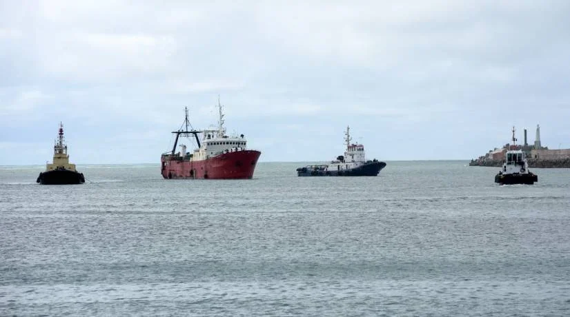 Rescatan 170 personas tras naufragio en Canarias