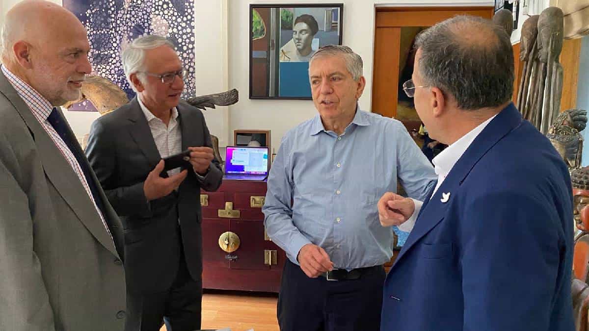 César Gaviria podría apoyar a Petro tras reunión con Roy Barreras