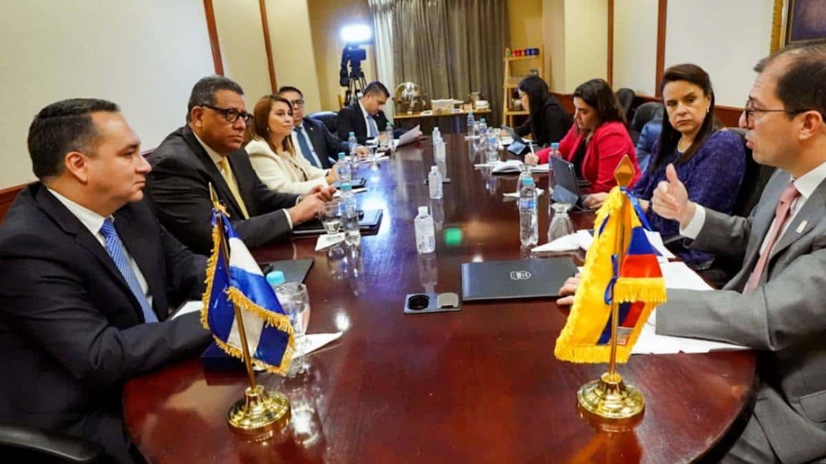 Fiscal Barbosa se reunió con homólogos internacionales