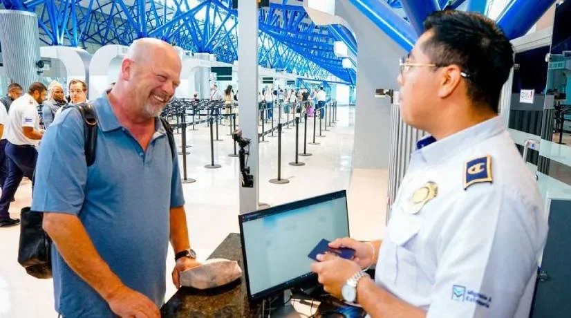 Rick Harrison fue víctima de una broma muy a su estilo en el aeropuerto