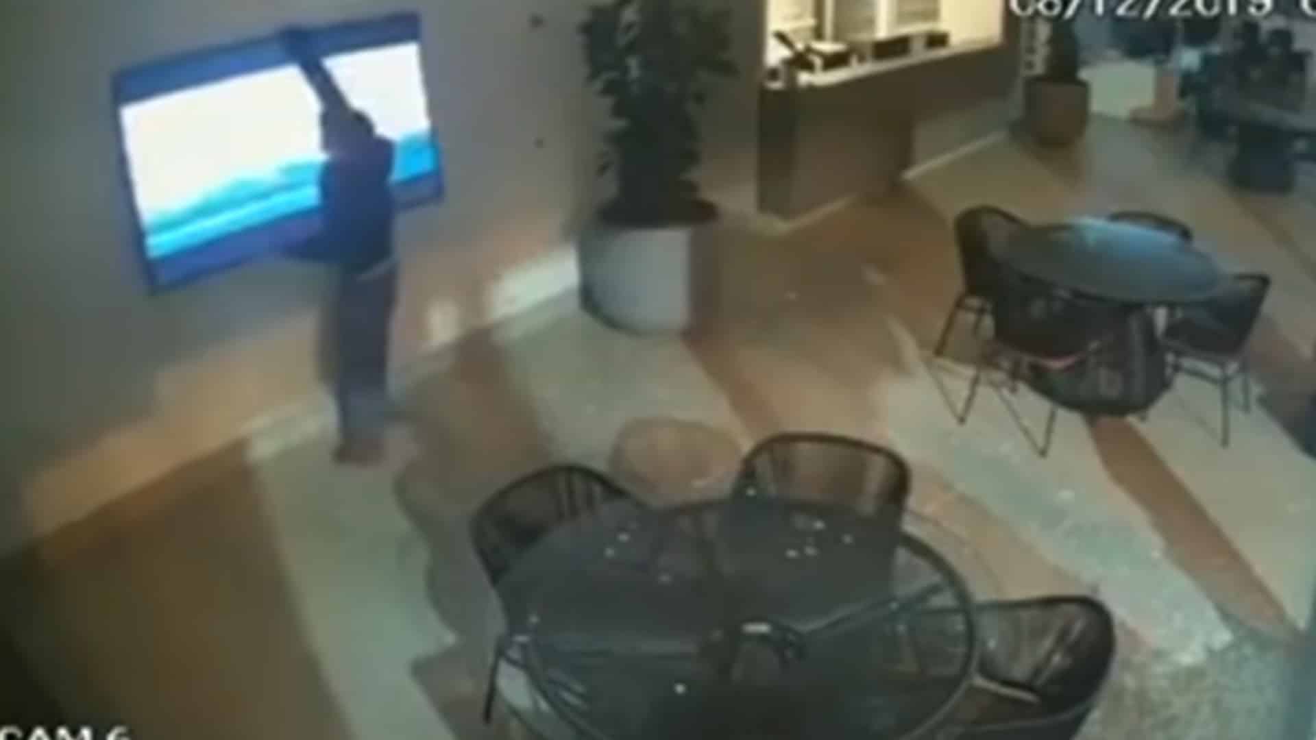 Ladrones torpes en Brasil: robo de televisor