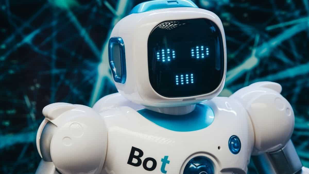 Empresa ofrece 200 mil dólares para usar tu rostro y voz en un robot