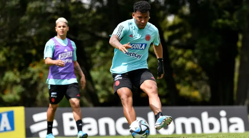 Roger Martínez mostró su felicidad por volver a la selección: “Muy contento de estar aquí”