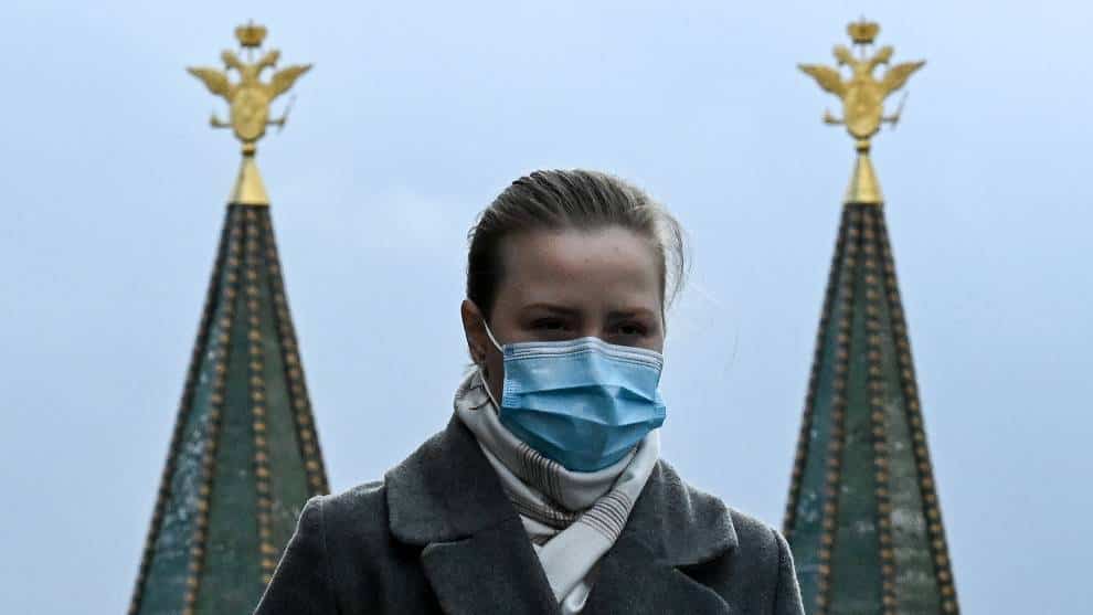 Rusia en estado de alarma por récord de contagios y decesos por covid-19