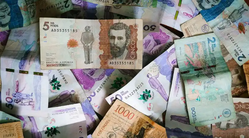 Este sería el salario mínimo en Colombia dentro de 10 años, según la IA