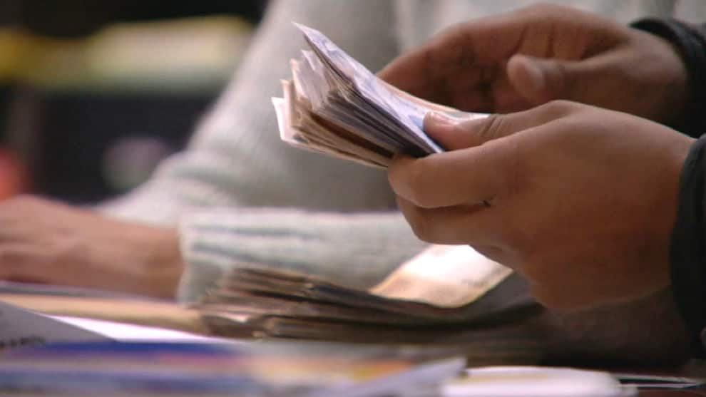 Cada diciembre el Gobierno Nacional, los empresarios y los trabajadores se reúnen para poder concertar el aumento del salario mínimo del siguiente año.