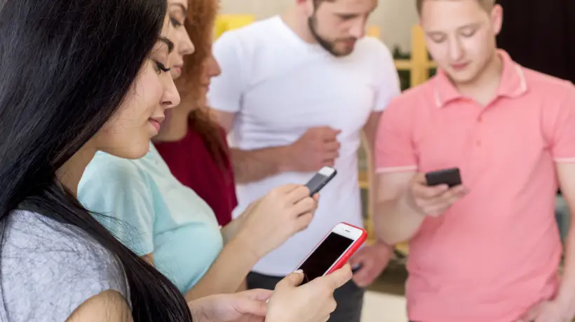 ¿Es verdad que los 'millennials' tienen más problemas de salud mental por las redes?