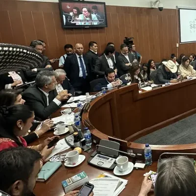 Así se hundió la reforma a la salud en la Comisión Séptima del Senado ...