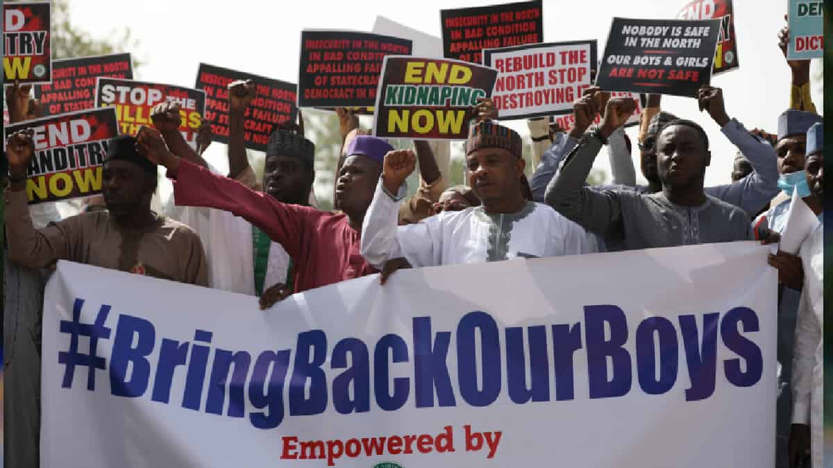 Liberan a grupo de niños secuestrados en Nigueria