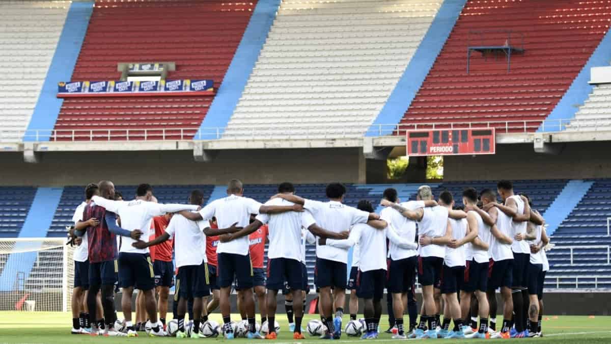 Selección Colombia entrenó en el estadio Metropolitano, previo a Perú