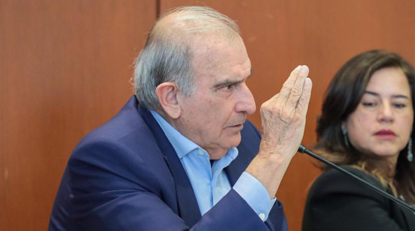 "El camino para convocar una Constituyente está en el Congreso": senador Humberto de la Calle.