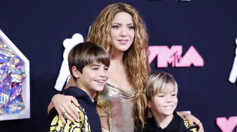Hijo de Shakira debutó como baterista en una banda de rock; la cantante no contuvo las lágrimas