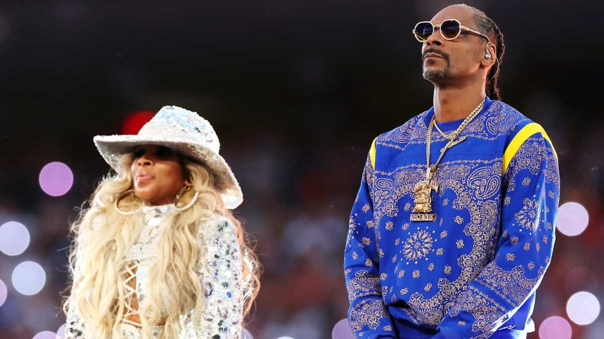 Snoop Dogg en el concierto de medio tiempo del Super Bowl 2022