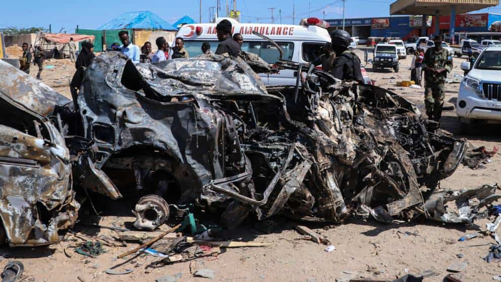 Un atentado con carro bomba deja al menos 76 muertos en la capital de Somalia