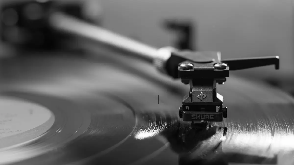 El hombre que colecciona el pasado en sonidos