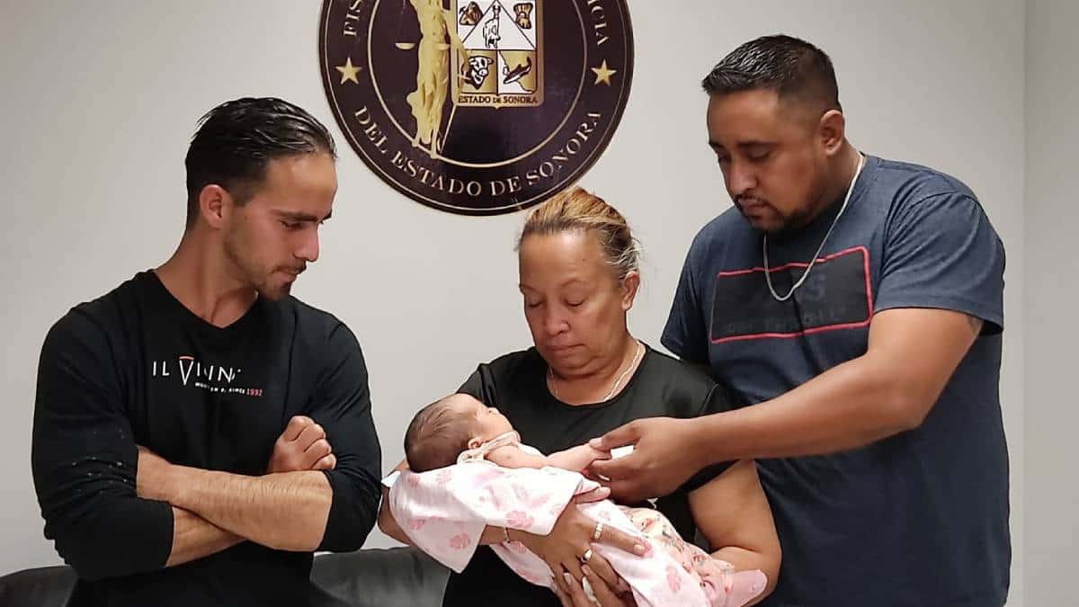 Asesinan a una madre y se llevan a su bebé recién nacida en México.