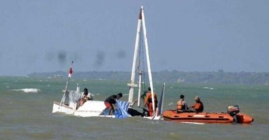 FOTO: Rescate de sobrevivientes.