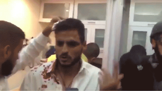 El parlamentario Armando Armas fue uno de los diputados heridos. Foto: @CarmenAndreaRG