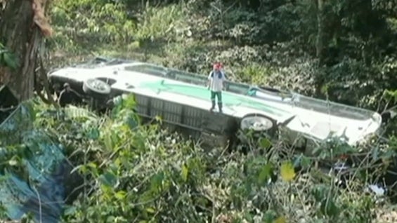 En el lugar murieron tres pasajeros y un cuarto falleció cuando lo transportaban en una ambulancia. Foto: Noticias RCN