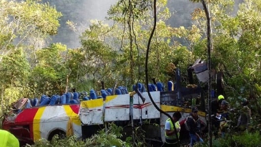 FOTO: Accidente de un bus en Bolivia.
