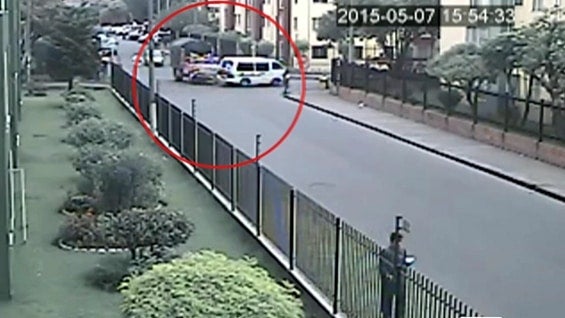 Al parecer, el accidente lo provocó el camión al no respetar la señal de pare. Foto: NoticiasRCN.com