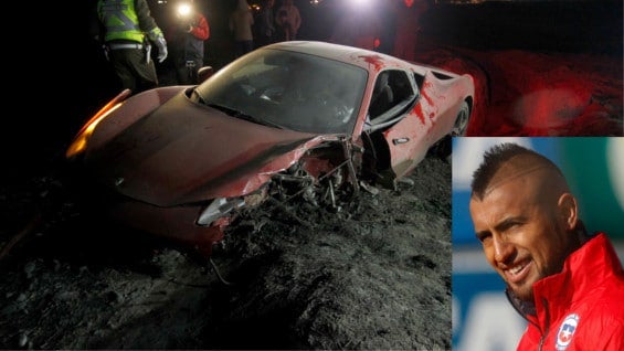 Imagen del vehículo del futbolista tras el accidente. Foto: AFP