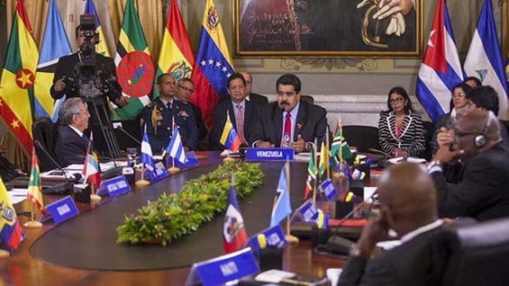 Nicolás Maduro presidió la reunión del bloque ALBA en el Palacio de Miraflores. Foto: EFE.
