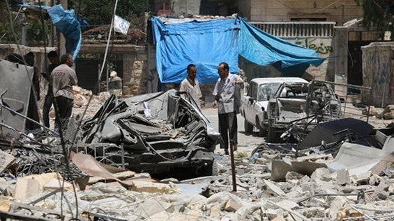 En Alepo, las fuerzas de Asad siguen lanzando barriles llenos de explosivos contra las zonas bajo mando de los rebeldes, que a su vez bombardean los sectores partidarios del régimen. Foto: AFP.