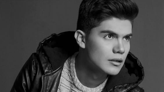 Andrés García, cantante colombiano.