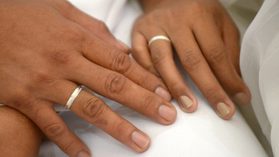 Actualmente la mujer estaría casada con cuatro hombres. Fto: AFP.