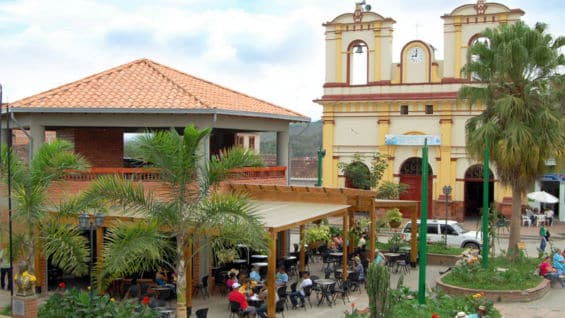 Ejército y Policía adelantan operativos para dar con los autores del hecho. Foto: Oficial.