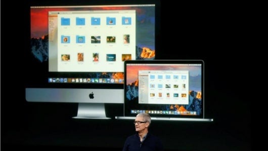 Tim Cook presenta el Apple Macbook Pro durante un evento para dar a conocer las actualizaciones y nuevos productos de la compañía en la sede de Apple en Cupertino, California. Foto: EFE.