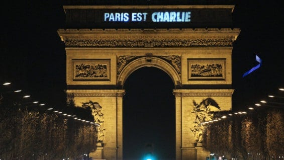 Arco del Triunfo en la noche de este viernes. Foto: AFP