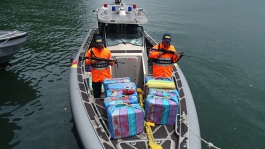La cocaína incautada tiene un costo aproximado cercano a los 12 millones de dólares en el mercado internacional. Foto: Armada Nacional.