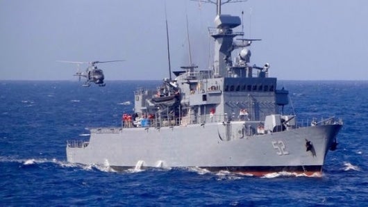 La FAC y la Armada participaron en el rescate. Foto: AFP.