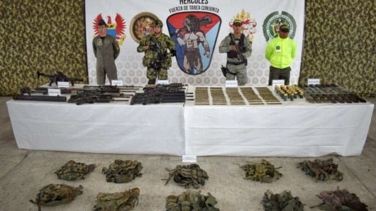 Foto: Incautación del armamento del grupo al mando de alias Guacho / NoticiasRCN.com - @mindefensa