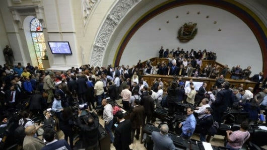 La suspensión del referendo aumentó aún más la tensión política en el vecino país. Foto Agencia AFP