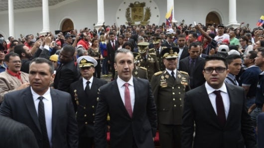 La ceremonia, que no estaba programada, la encabezó el vicepresidente Tareck El Aissami. Foto: Juan Barreto/AFP