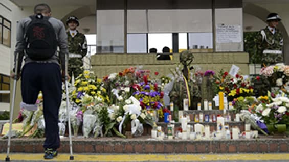 Solo una mujer miembro de la Fuerza Pública ha sido asesinada en lo que va del año. Foto: AFP