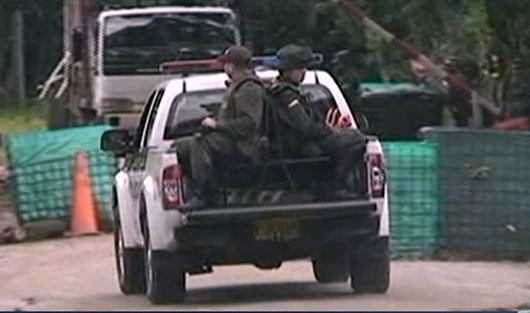 Tropas del Ejército realizan operativos en el área para dar con los autores del triple homicidio.