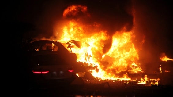 Según las autoridades, "la detonación fue causada por un vehículo repleto de explosivos cerca de la plaza Kizilay". Foto: AFP.