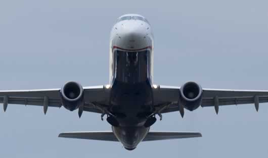Esto ocurre después de un año de que La F.M. denunció los llamados vuelos fantasma en la Armada Nacional. Foto: archivo AFP