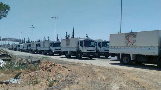 La ayuda ya empezó a llegar a Zamalka y Erbin. Foto EFE