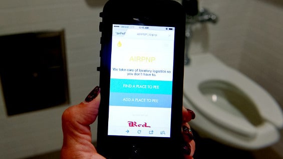 En algunas zonas residenciales de Pekín es común que los hogares no tengan baño, por lo que sus habitantes se ven obligados a usar baños públicos. AFP