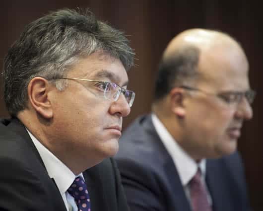 El ministro Cárdenas y gerente del Emisor en la rueda de prensa de este viernes. Foto: Minhacienda.